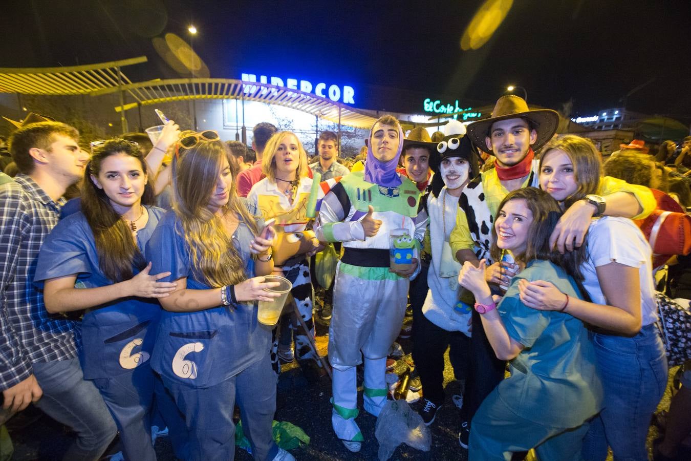 Más de tres mil personas en el botellódromo