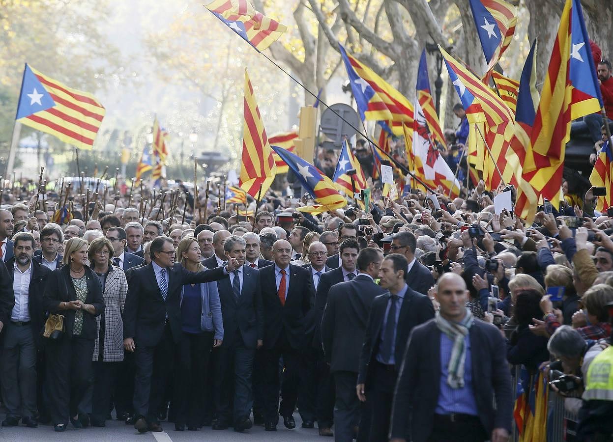 Más, arropado ante su declaración por el 9-N