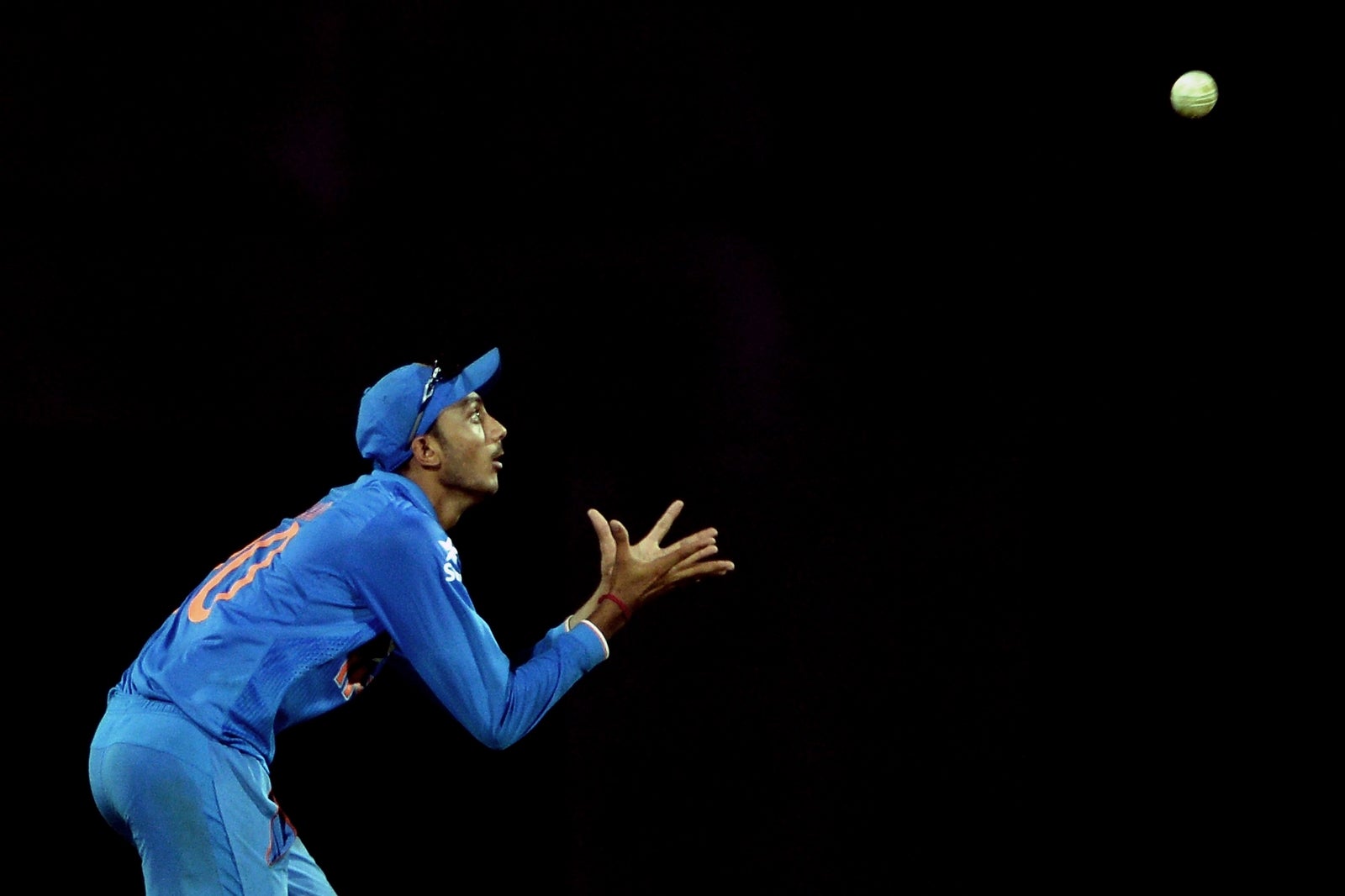 Partido de cricket entre la India y Sudáfrica en el Estadio MA Chidambaram Chepauk en Chennai.