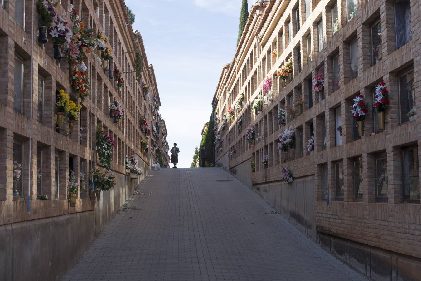 Todas las músicas en el cementerio