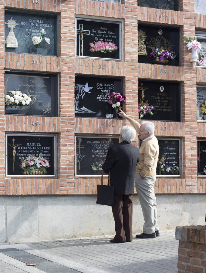 Todas las músicas en el cementerio