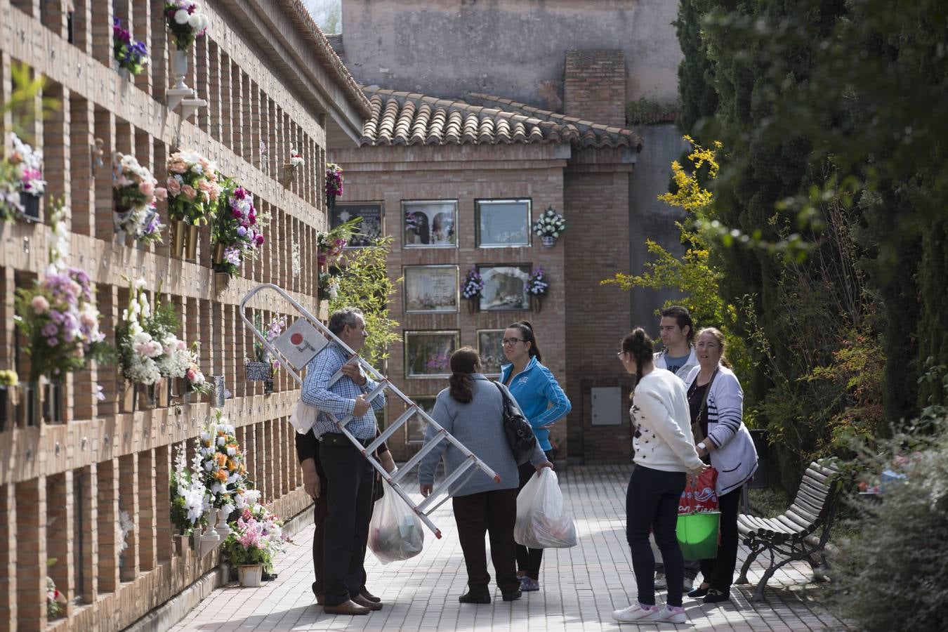 Todas las músicas en el cementerio