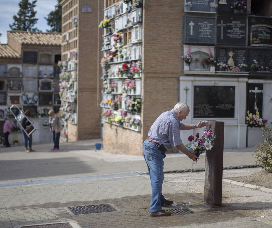 Todas las músicas en el cementerio