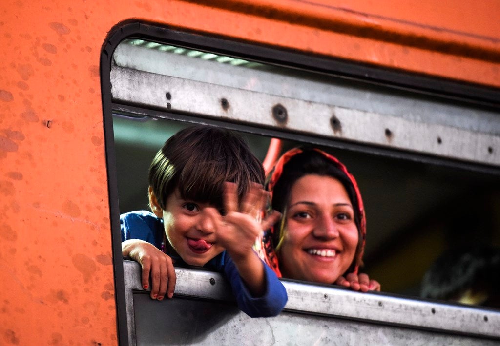 Los refugiados siguen su camino