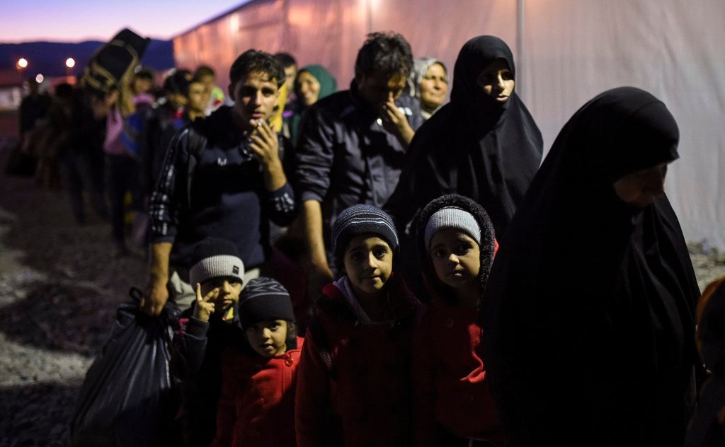 Los refugiados siguen su camino