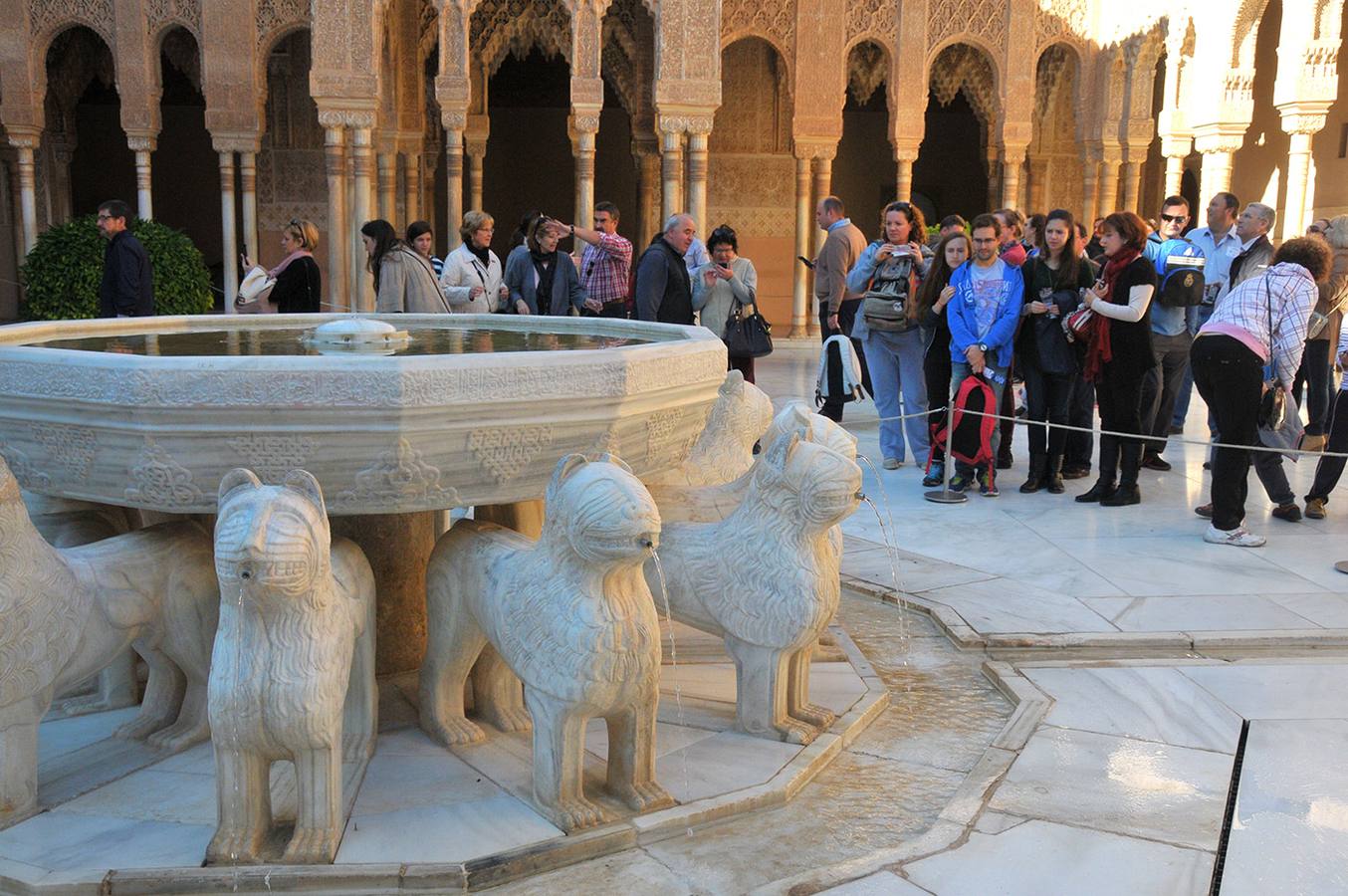 Granada &#039;llena&#039; los monumentos en el Día del Patrimonio