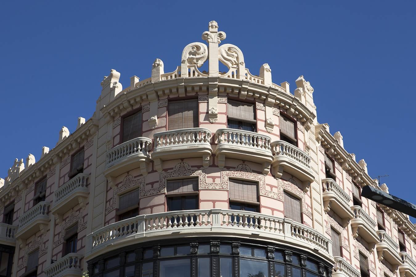 Edificio 'El Americano' en la Gran Vía.
