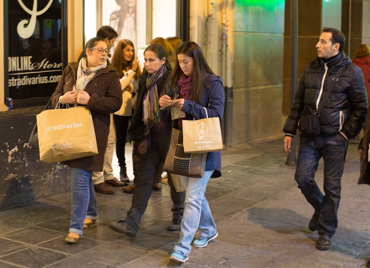 Granada se viste de negro