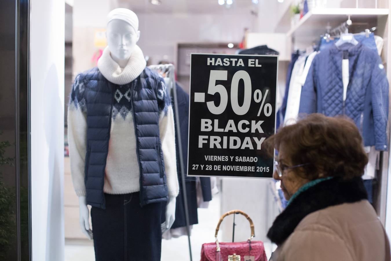 Granada se viste de negro