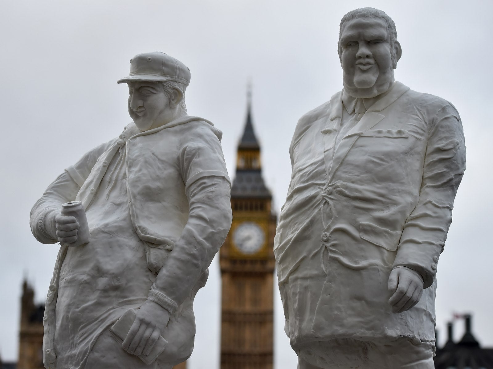 Esculturas hechas de azúcar frente a las Casas del Parlamento en Londres.