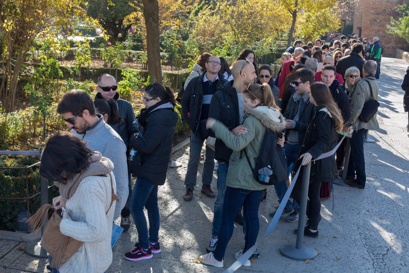 Los turistas llenan Granada en un &#039;puente&#039; de la Constitución marcado por el buen tiempo
