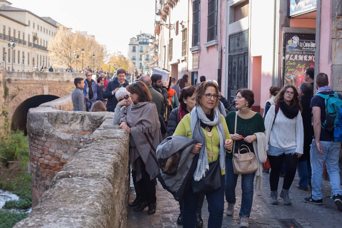 Los turistas llenan Granada en un &#039;puente&#039; de la Constitución marcado por el buen tiempo
