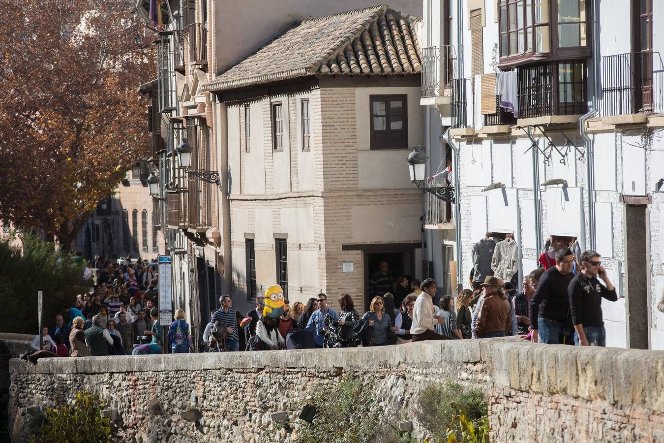 Los turistas llenan Granada en un &#039;puente&#039; de la Constitución marcado por el buen tiempo