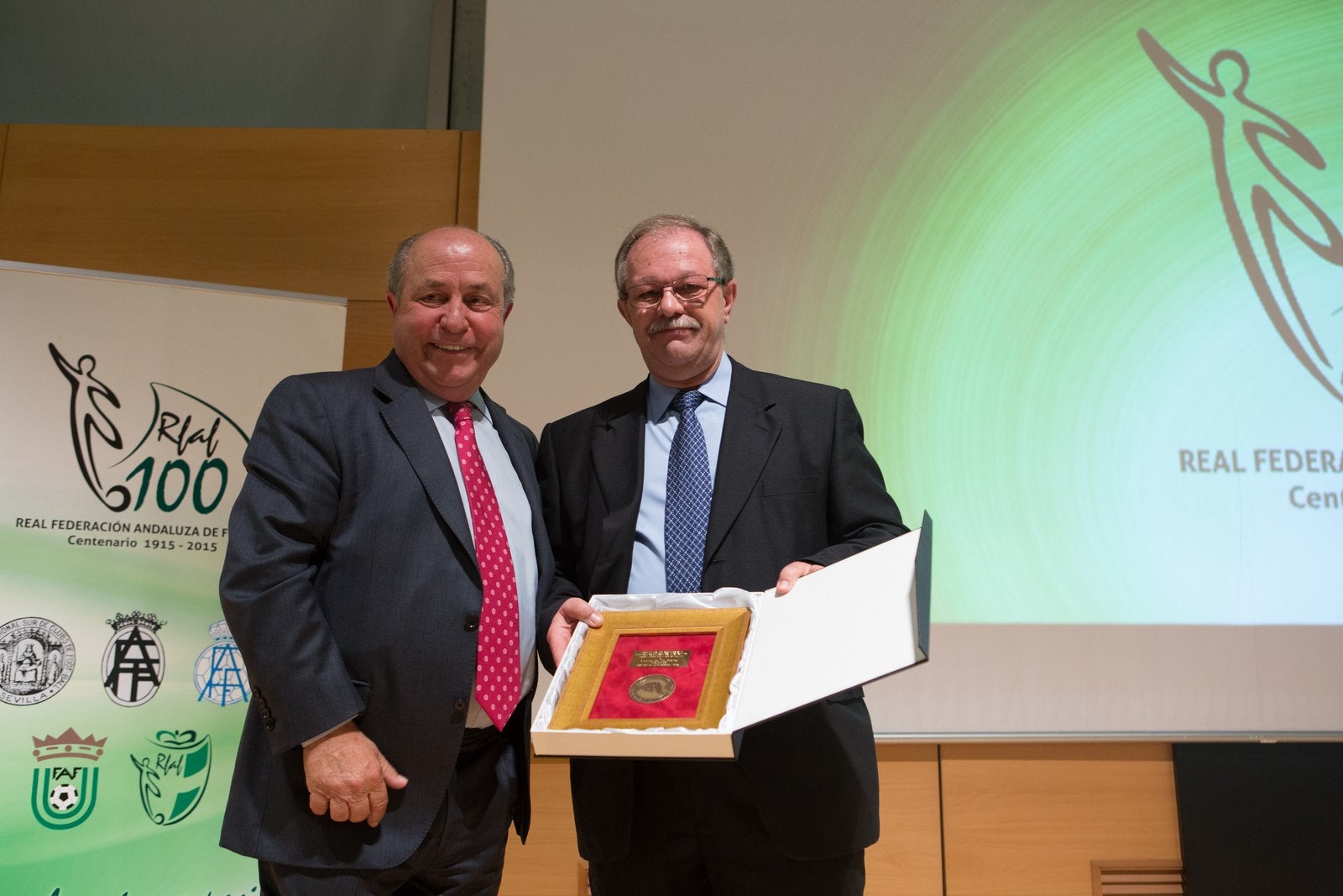 A por otros cien años de fútbol andaluz