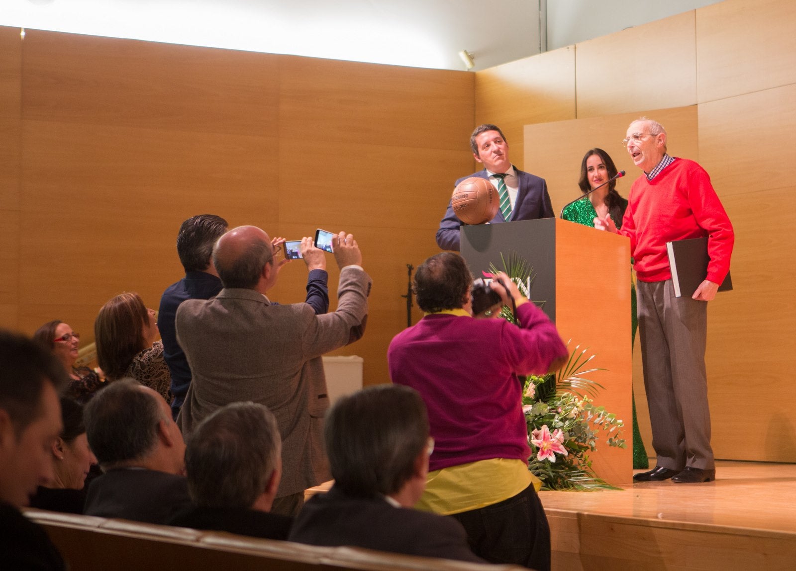 A por otros cien años de fútbol andaluz