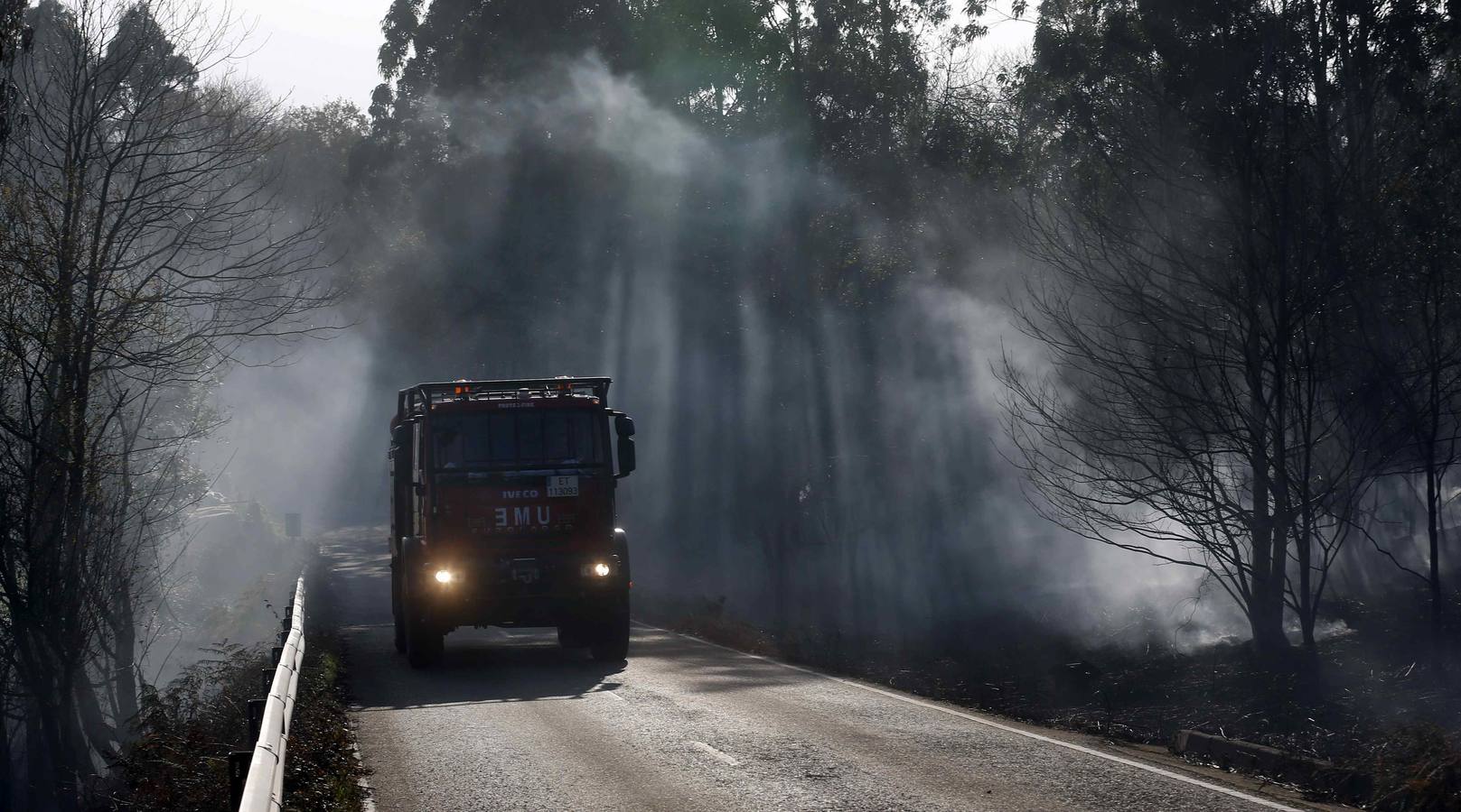 &quot;Anoche se nos quemó esto&quot;: los terribles efectos de los incendios en Asturias