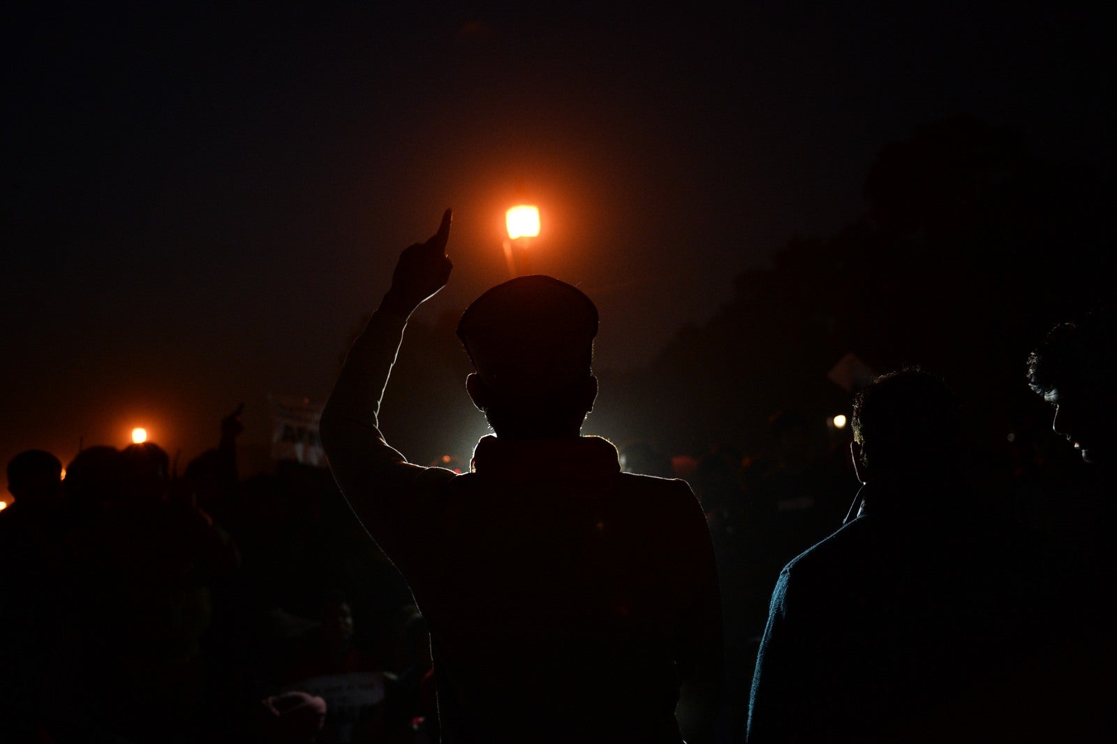 Manifestantes indios gritan consignas durante una manifestación en Nueva Delhi.