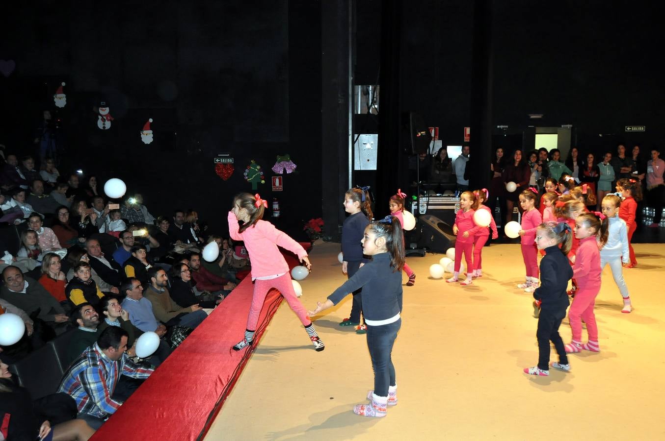 Acrobacias a ritmo navideño