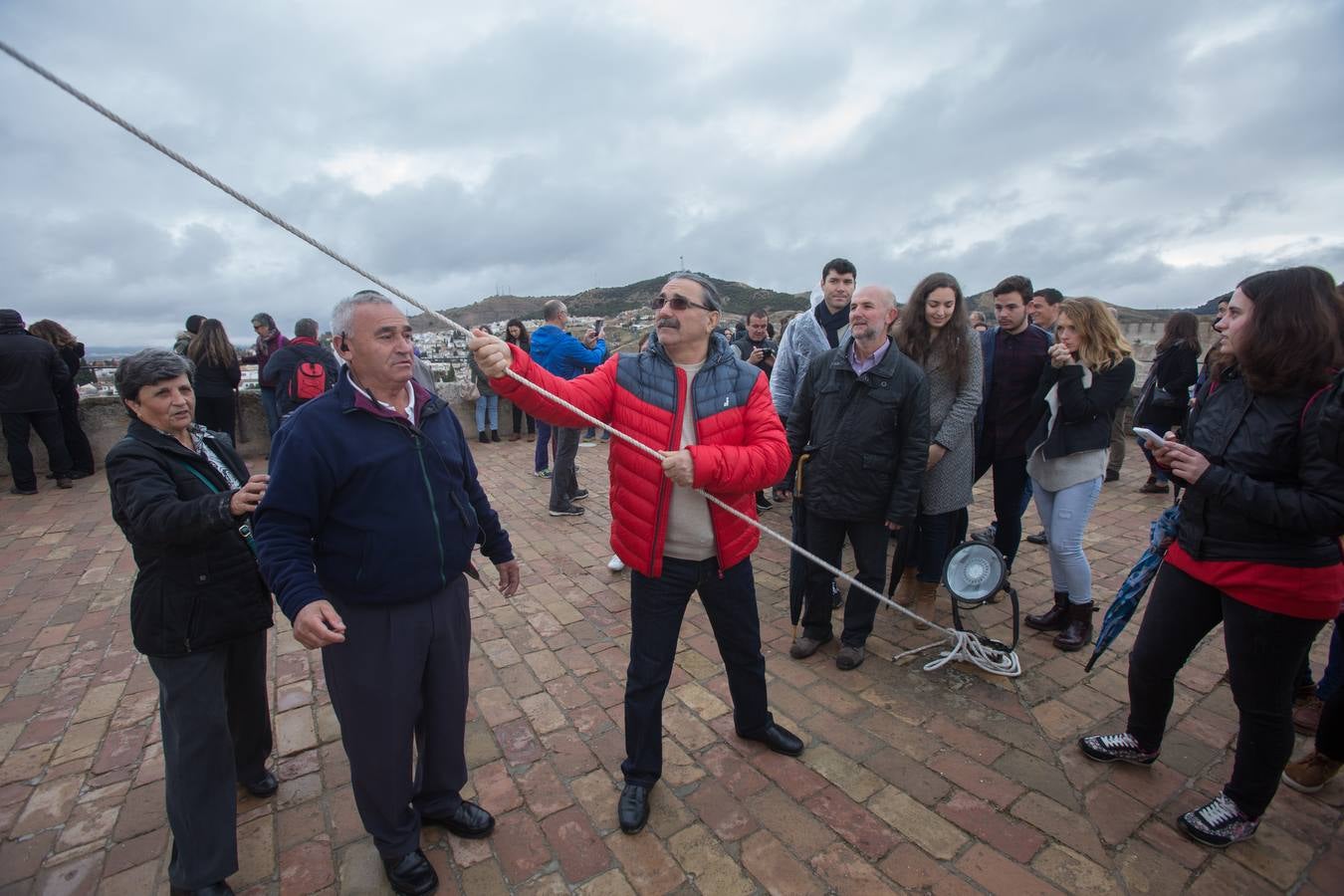 La Torre de la Vela se llena de candidatas para tocar la campana
