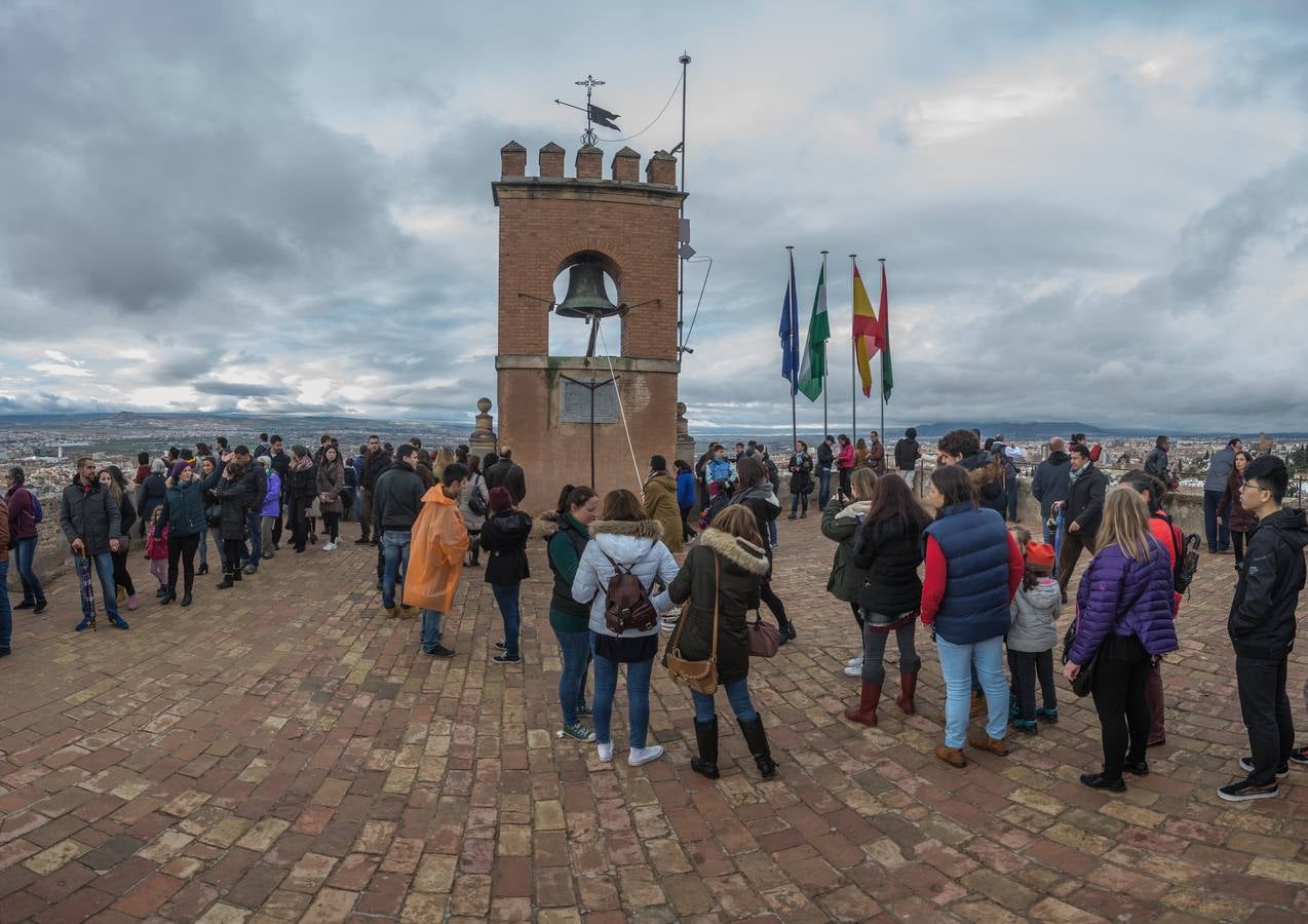 La Torre de la Vela se llena de candidatas para tocar la campana