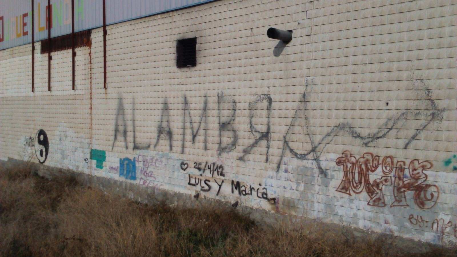 Graffitis granadinos que dañan la vista