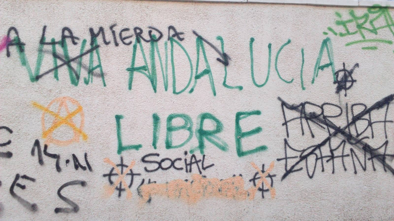 Graffitis granadinos que dañan la vista