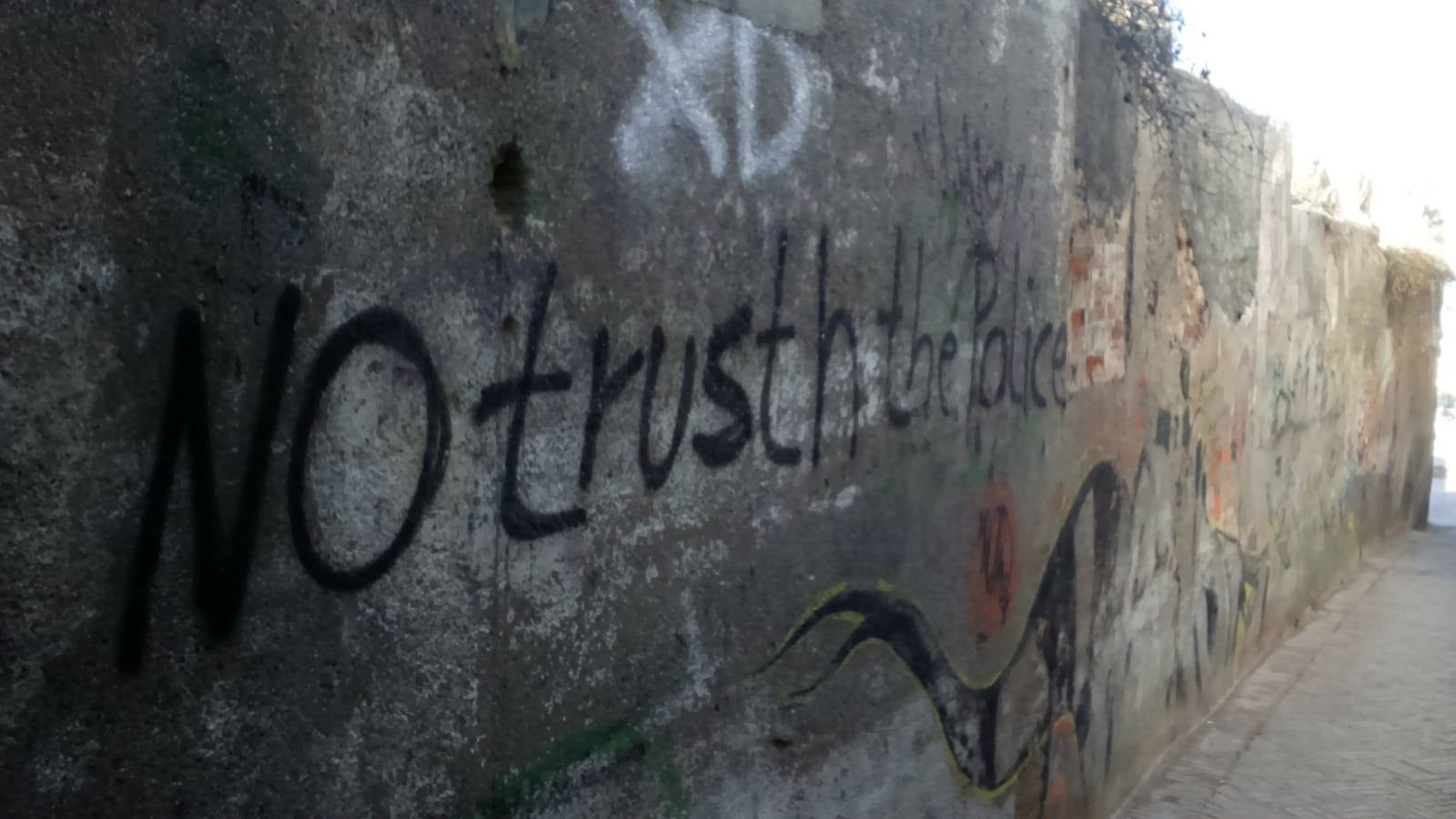 Graffitis granadinos que dañan la vista