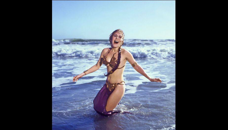 Sesión de fotos de 1983 recuperada por &#039;Rolling Stone&#039;, en la que aparece Carrie Fisher como Leia en la playa