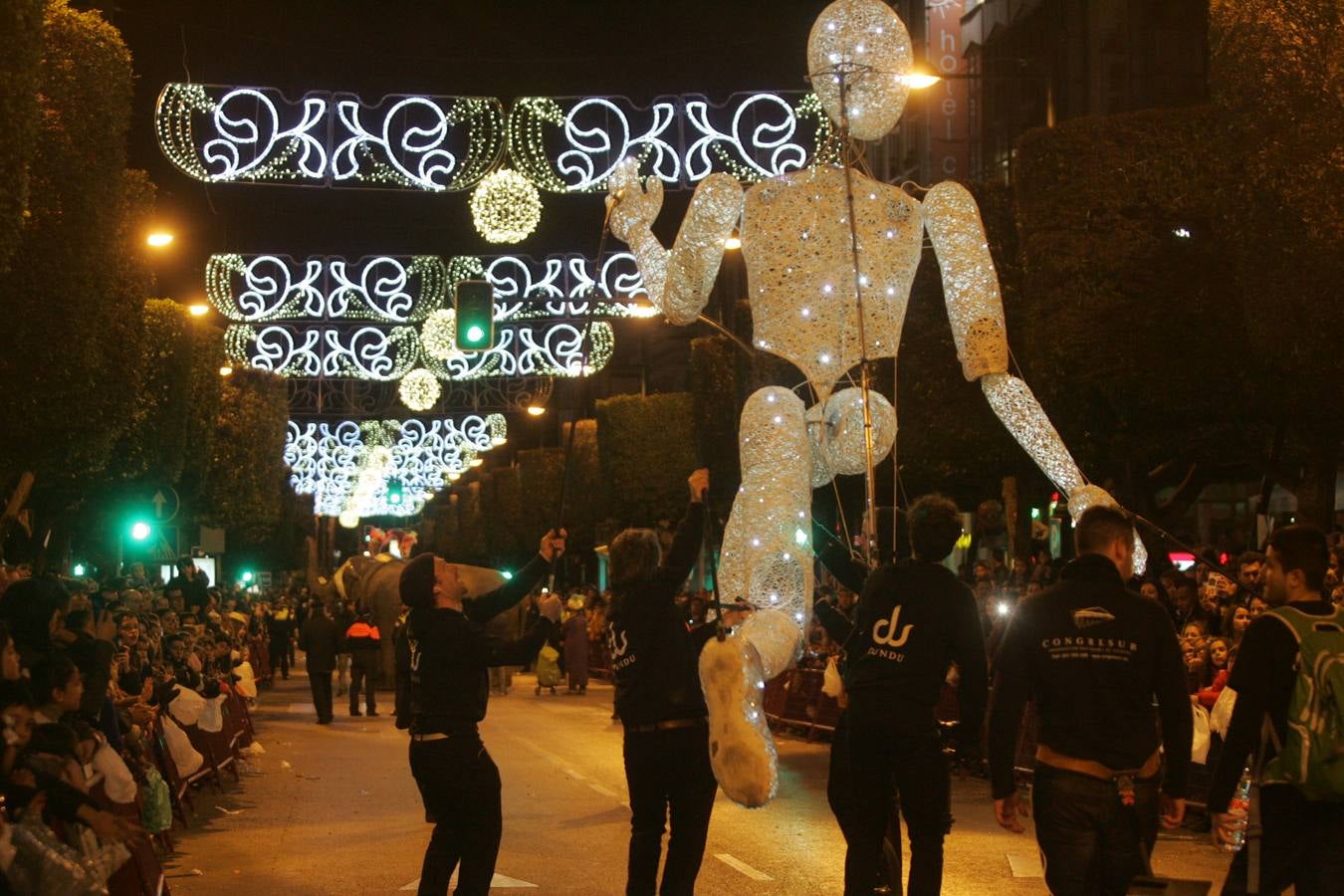 Los Reyes Magos reparten ilusión en Almería