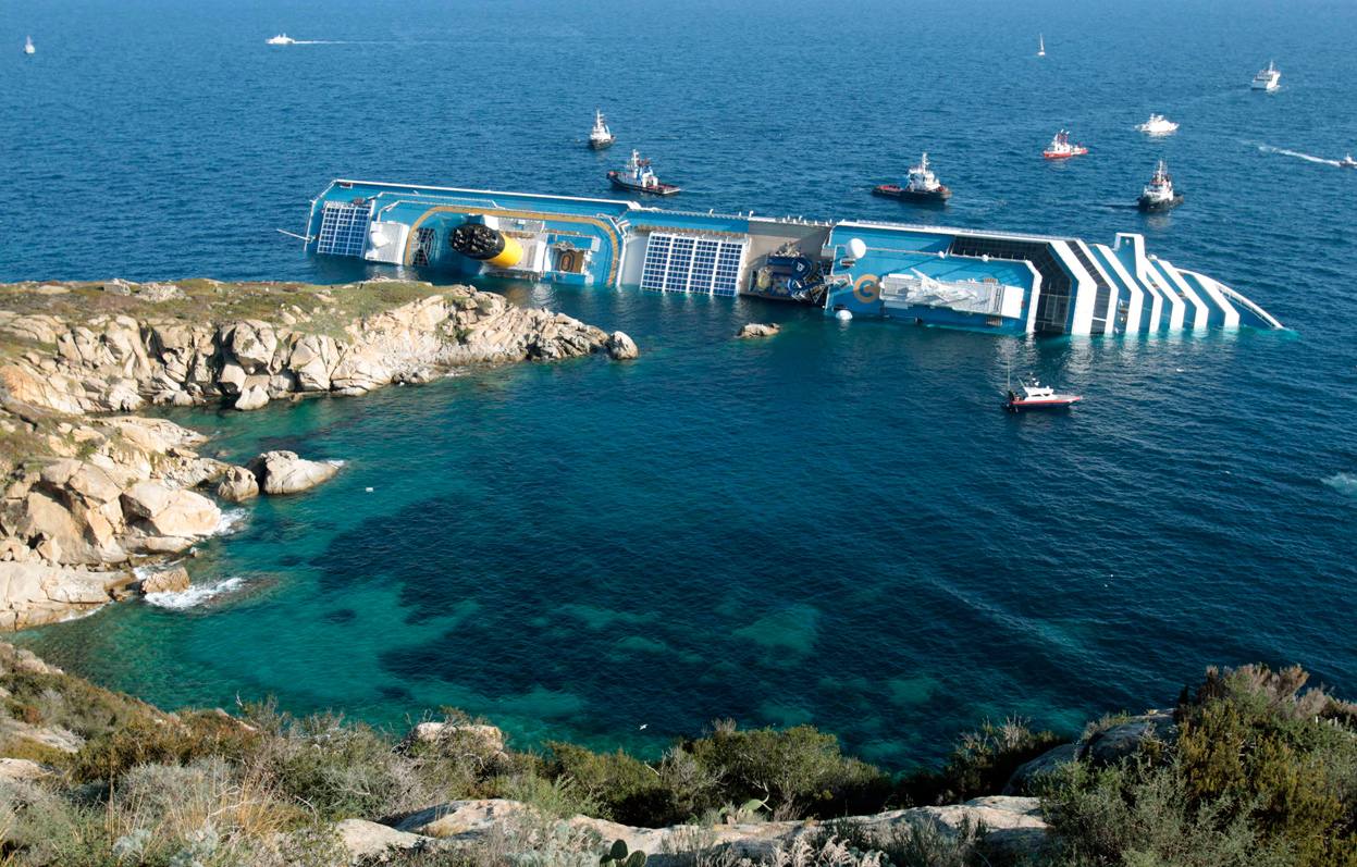 Así quedó el Costa Concordia: las escalofriantes imágenes de su interior tras el naufragio