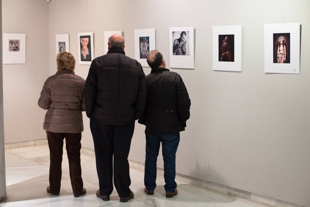 Caja Rural expone las fotografías que &#039;iluminan&#039; Granada