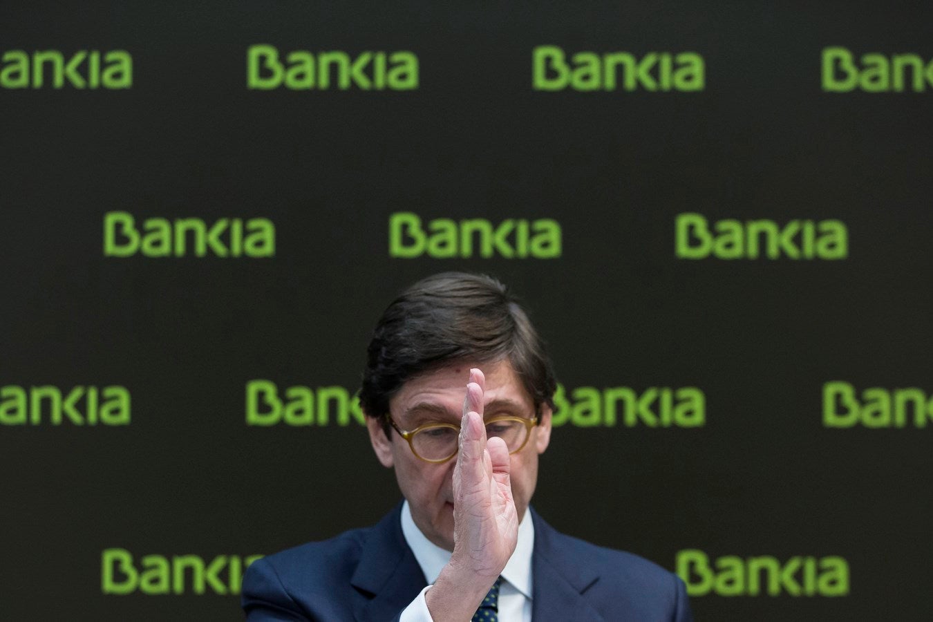 El presidente de Bankia, José Ignacio Goirigolzarri, durante la presentación de los resultados de la entidad que obtuvo un beneficio neto atribuido de 1.040 millones de euros en 2015, un 39,2 % más que un año antes.