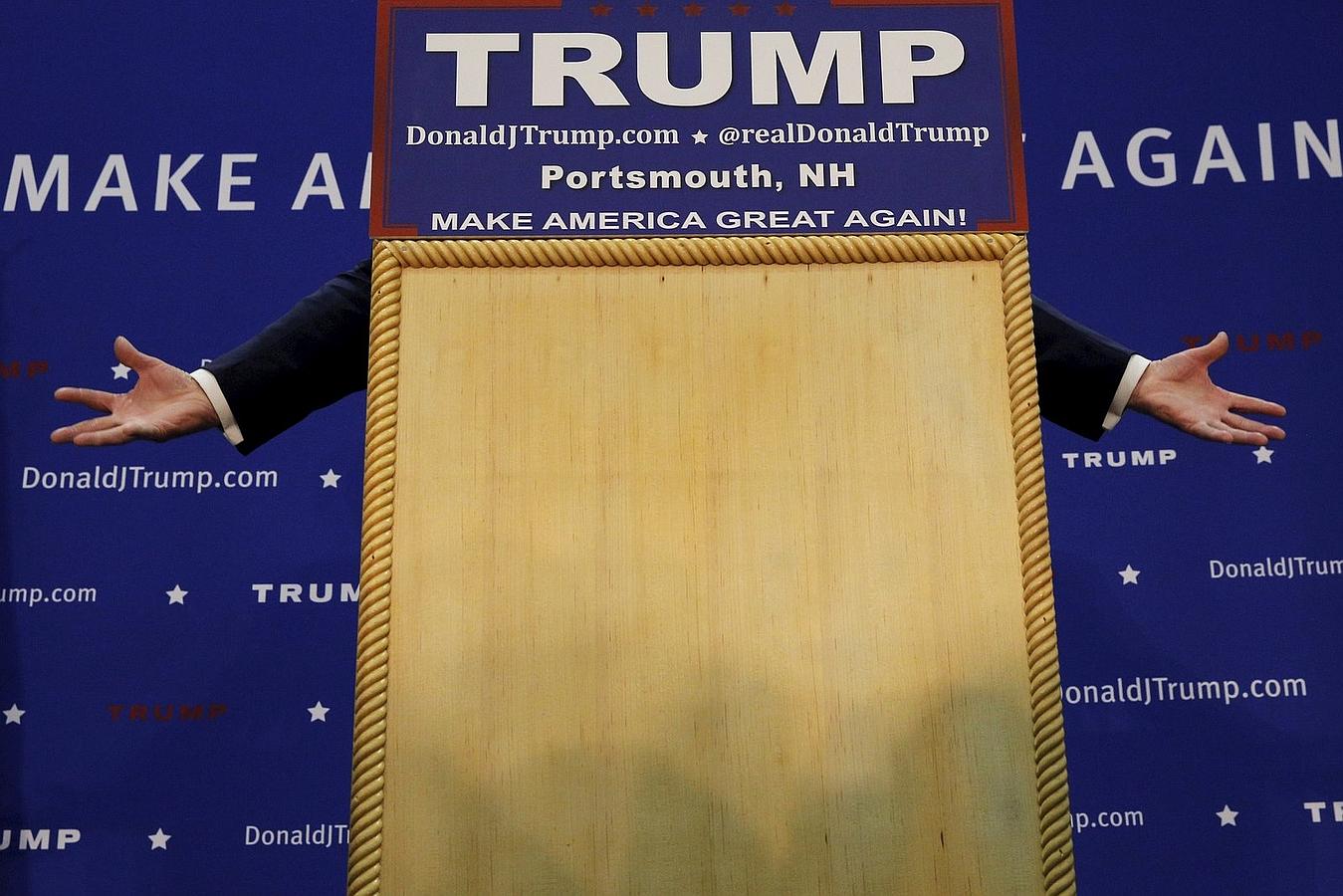 El candidato presidencial republicano EE.UU. Donald Trump habla durante un acto de campaña en Portsmouth, New Hampshire