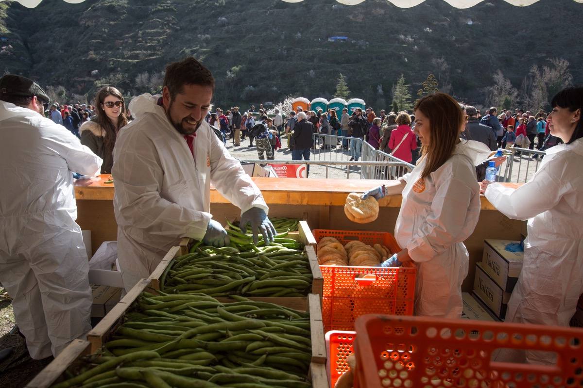 Un millar de granadinos participa en el Sacromonte en la romería de su patrón