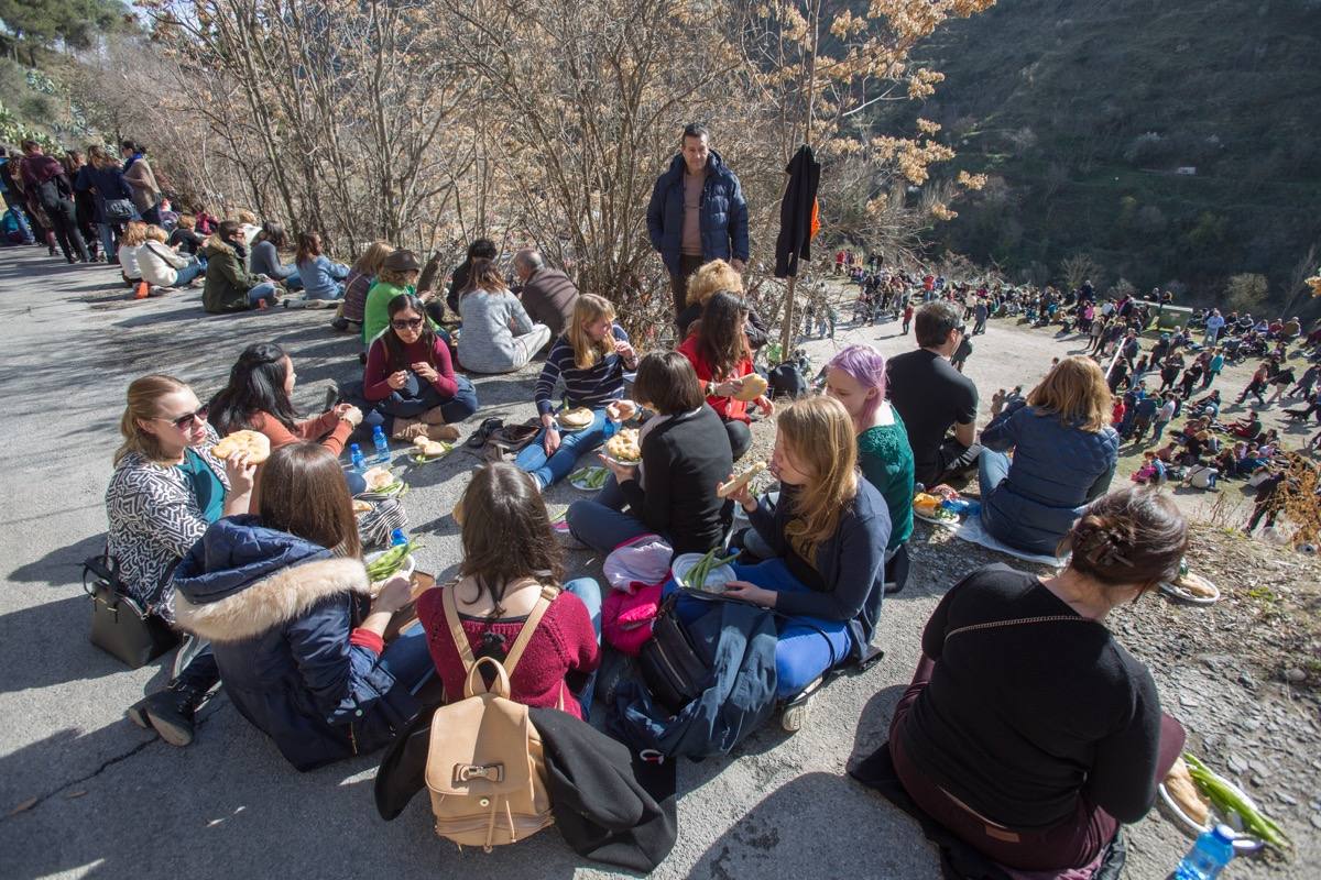 Un millar de granadinos participa en el Sacromonte en la romería de su patrón