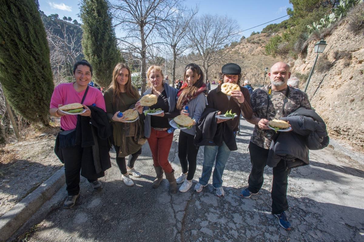 Un millar de granadinos participa en el Sacromonte en la romería de su patrón