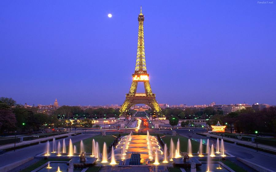 11. Torre Eiffel. Situada en el corazón de París es una de las estructuras más altas del mundo con una altitud de 320 metros