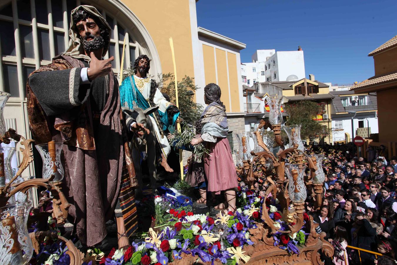 &#039;La Borriquilla&#039; se lució rodeada de luz