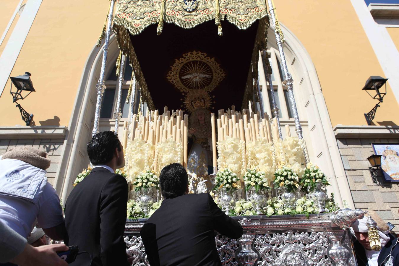 &#039;La Borriquilla&#039; se lució rodeada de luz