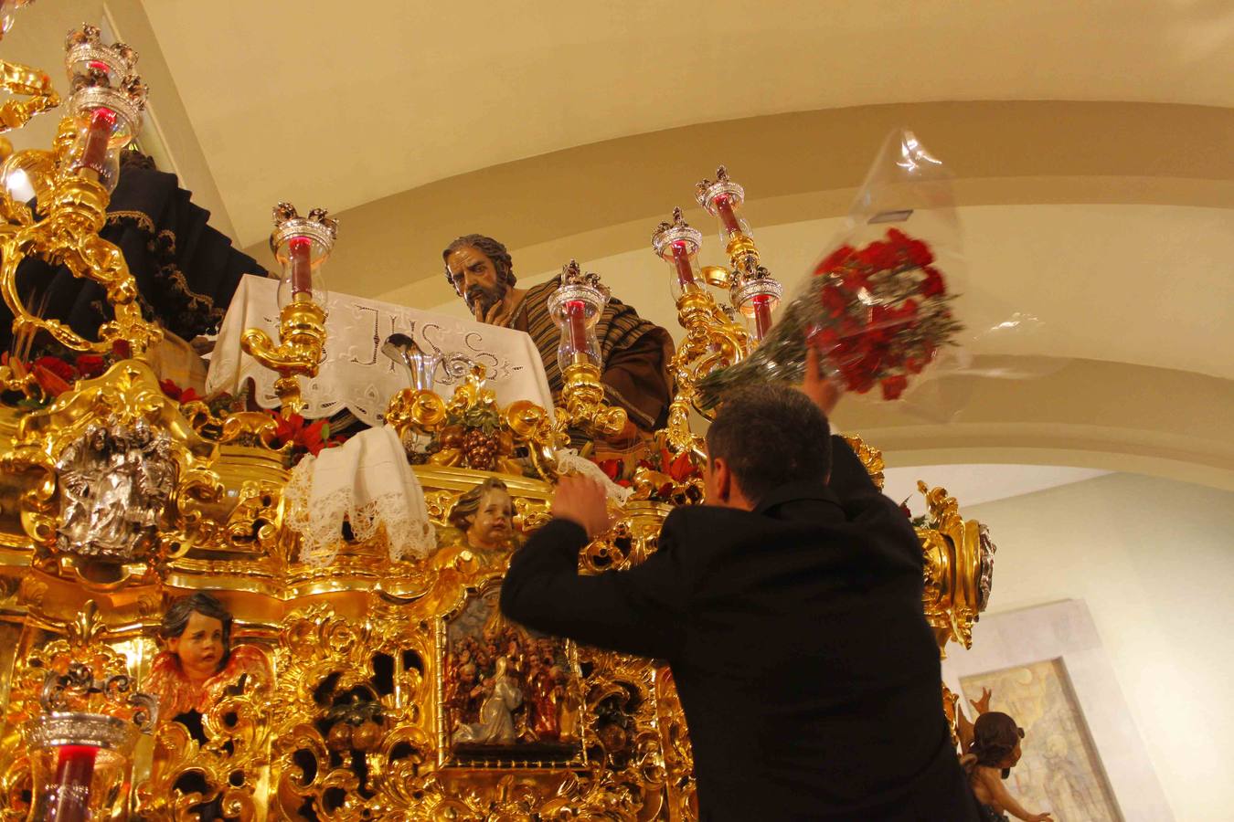 La Santa Cena se queda en su templo