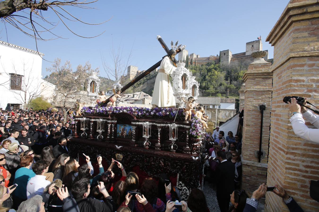 Jueves Santo pleno en Granada