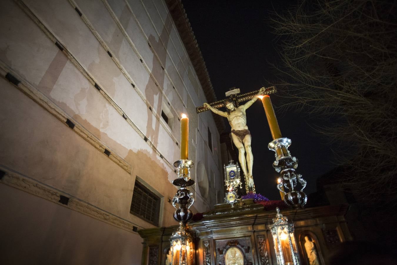 Y Granada guardó silencio