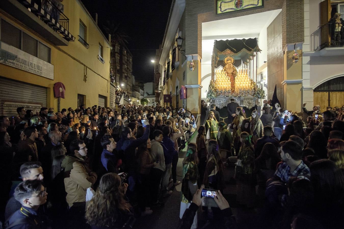 La Pasión, el Nazareno y la Esperanza recorren Motril