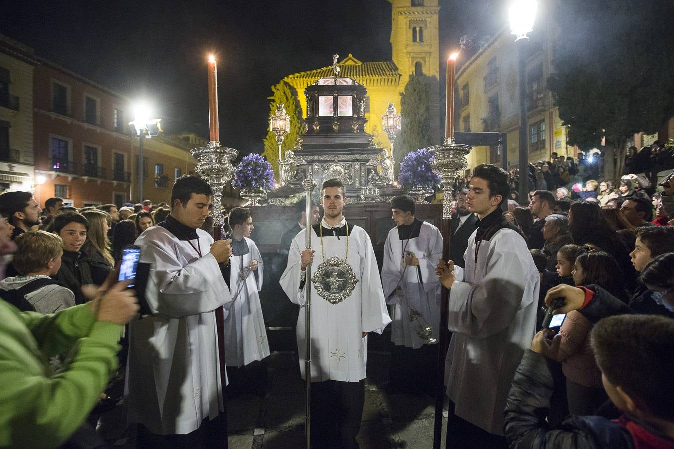 La procesión oficial