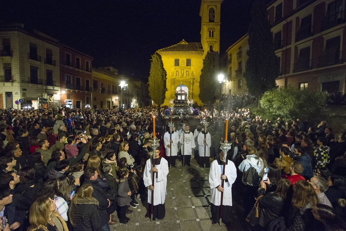 La procesión oficial