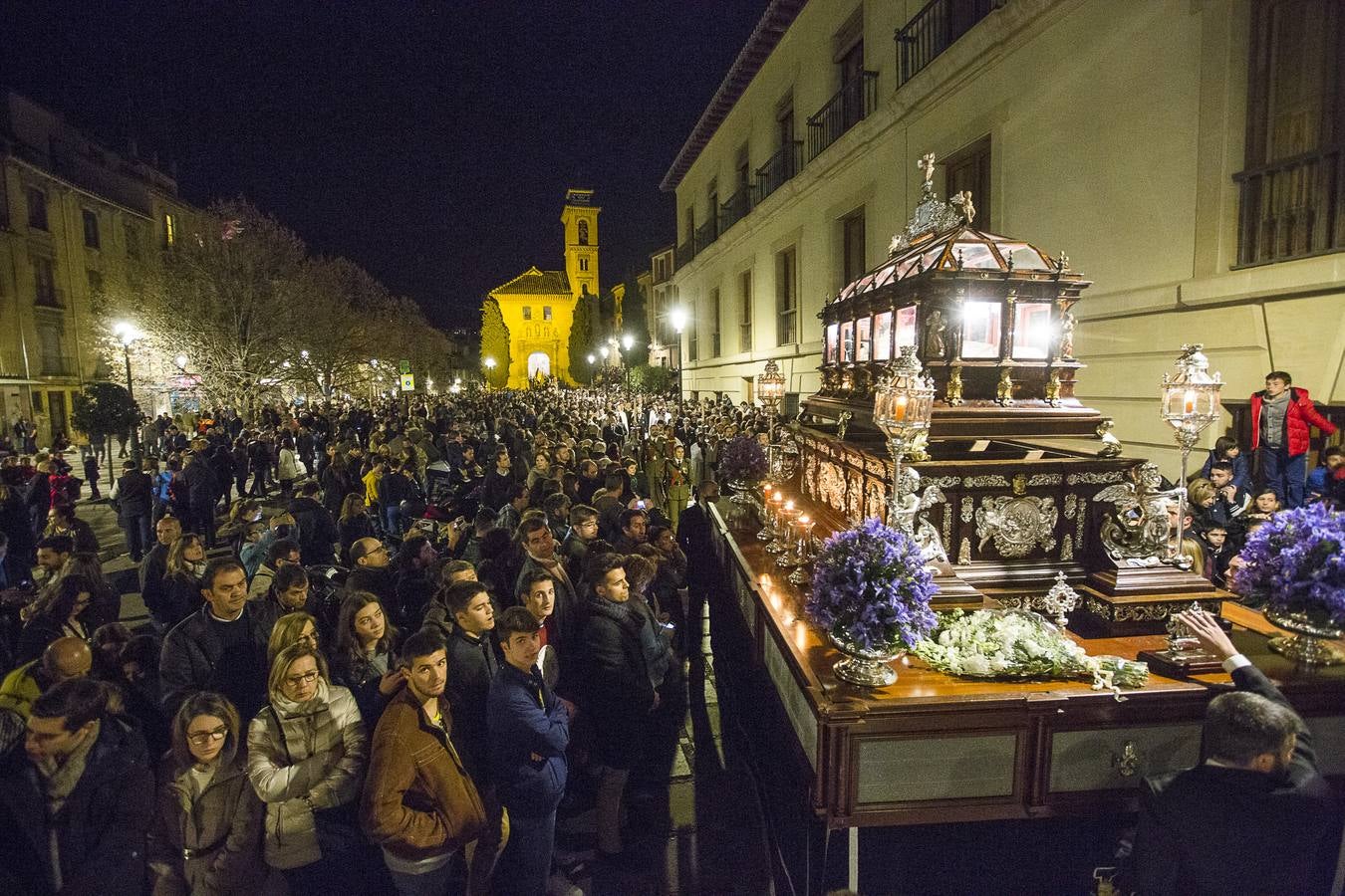 La procesión oficial