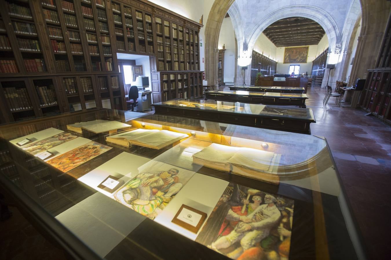 La Biblioteca del Hospital Real reúne ediciones antiguas y raras de Cervantes