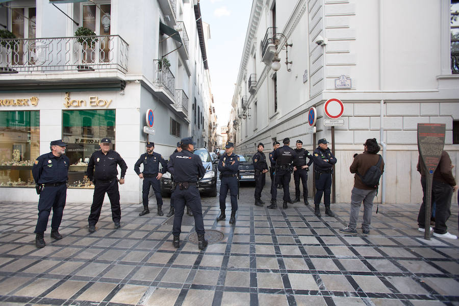 Despliegue policial en la Plaza del Carmen