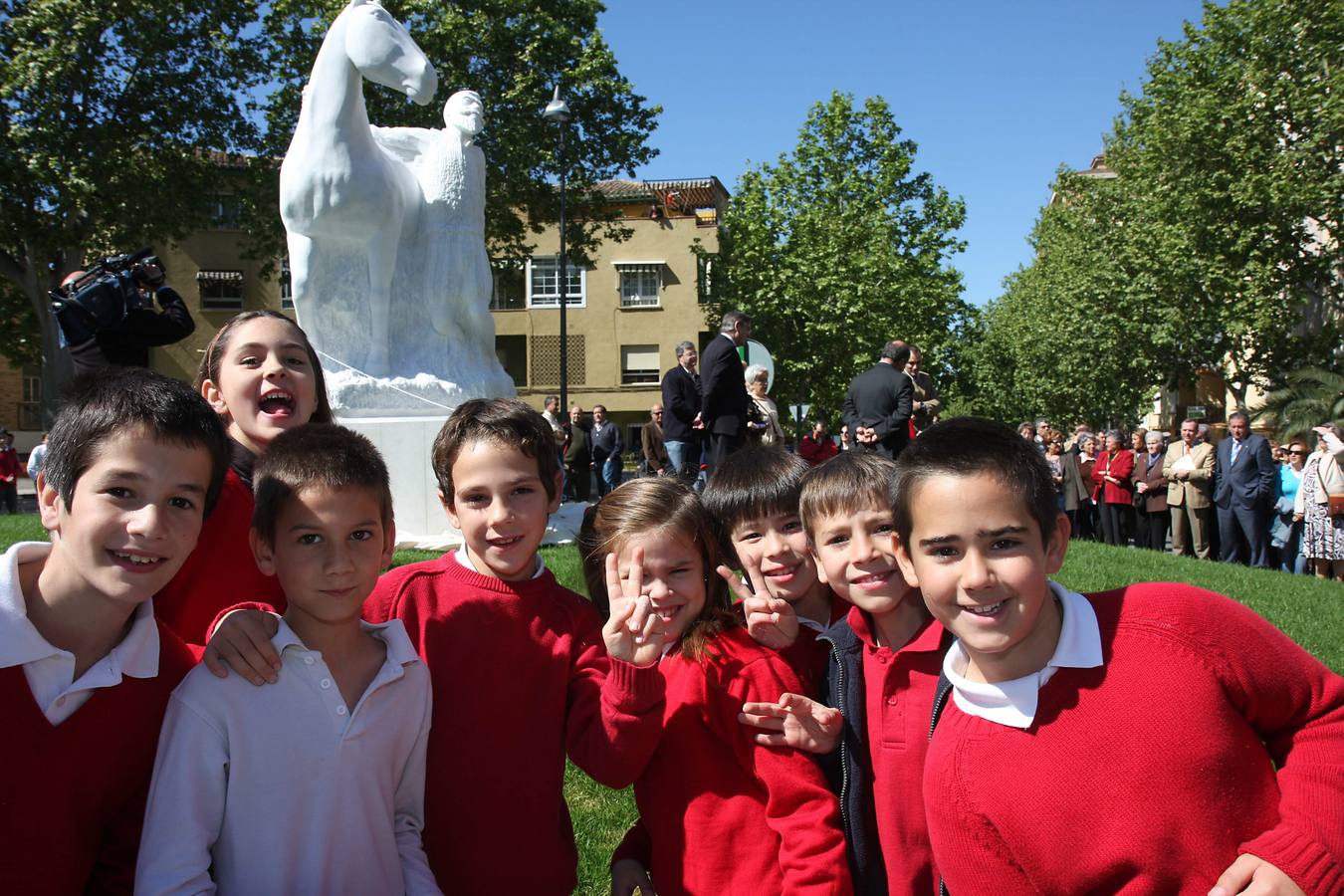 Inauguración del monumento dedicado a Cervantes en Granada.