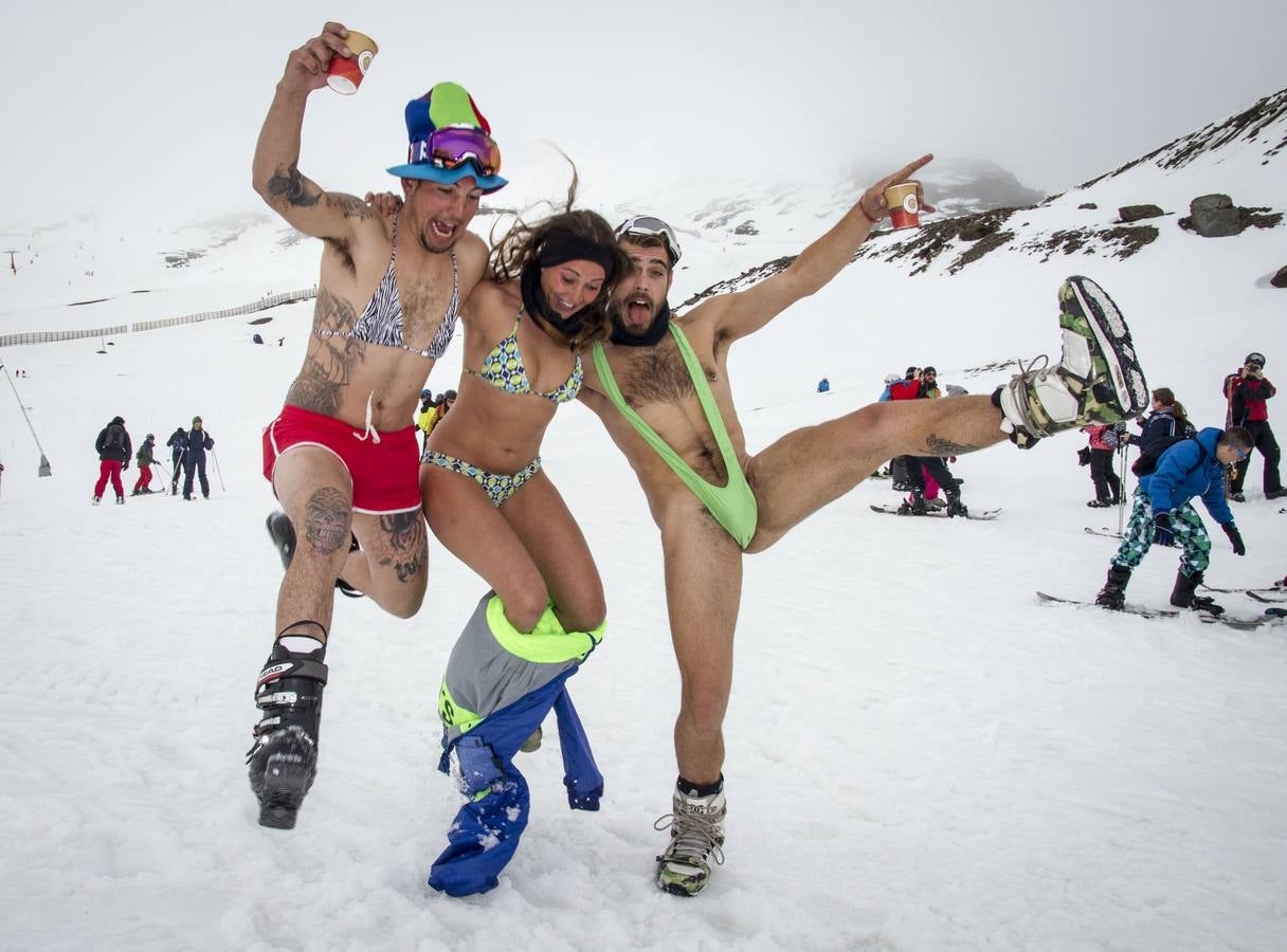 ¿Quién dijo frío? ¡En bañador por la Sierra!